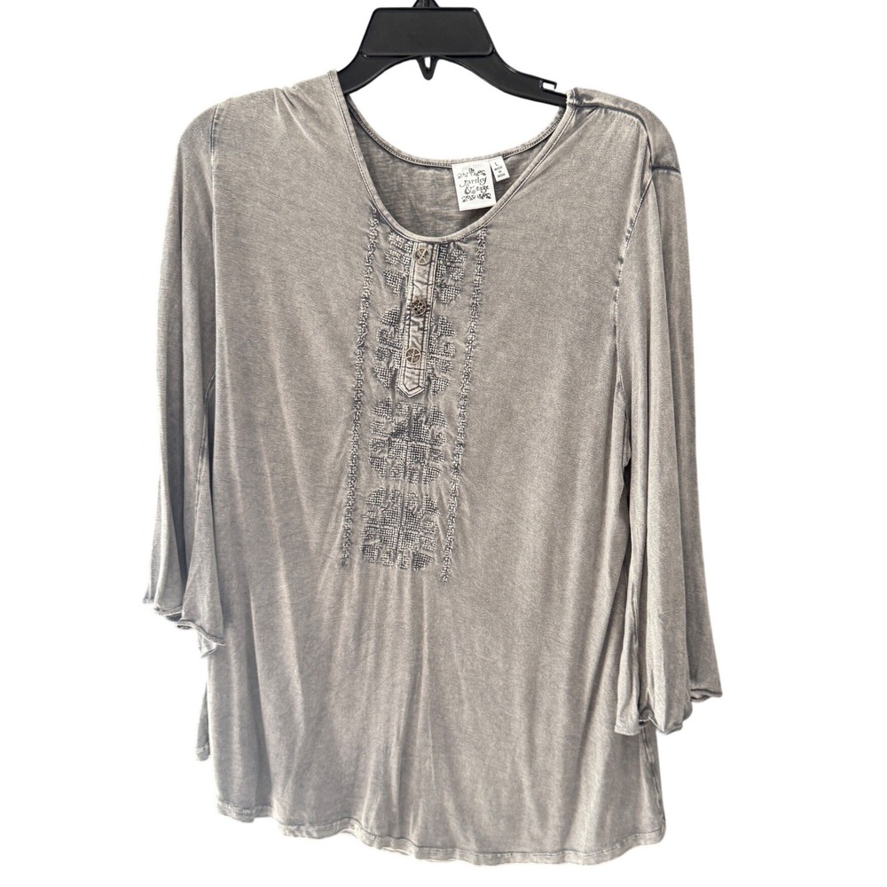 Parsley & Sage Grey Acid Wash Embroidered Henley Top Women Large 3/4 Bell Sleeve